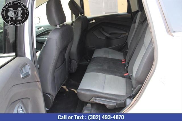 Photo of 2019 Oxford White Ford Escape