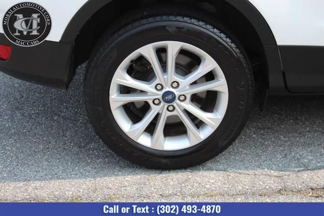 Photo of 2019 Oxford White Ford Escape
