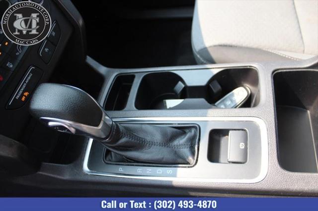 Photo of 2019 Oxford White Ford Escape