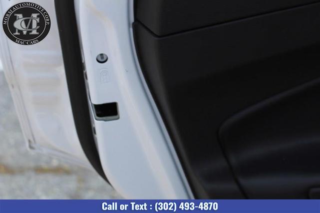 Photo of 2019 Oxford White Ford Escape