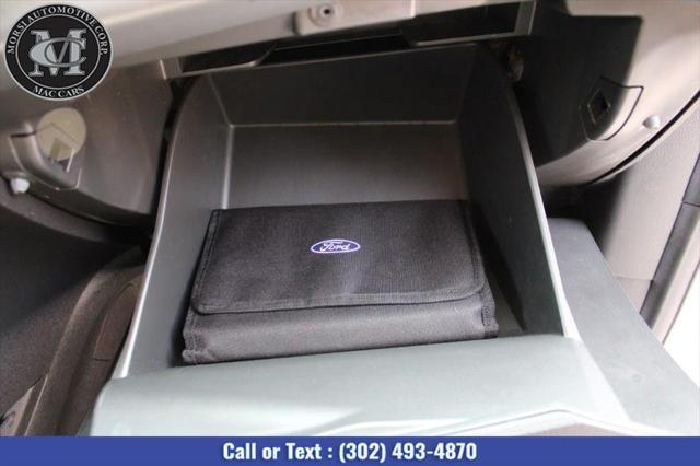 Photo of 2019 Oxford White Ford Escape