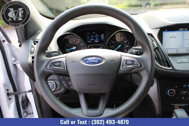Photo of 2019 Oxford White Ford Escape