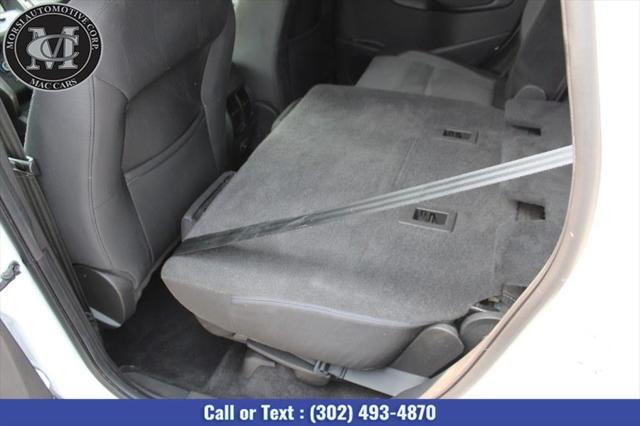 Photo of 2019 Oxford White Ford Escape