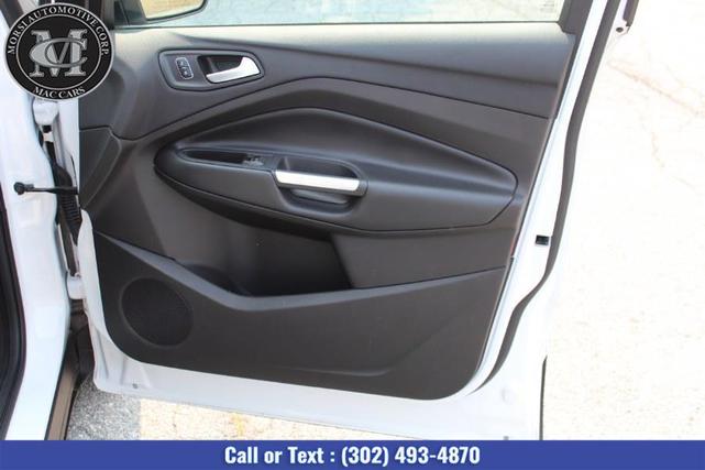 Photo of 2019 Oxford White Ford Escape