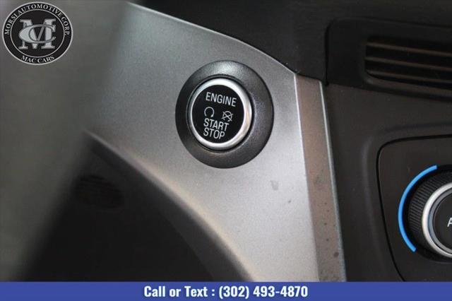 Photo of 2019 Oxford White Ford Escape