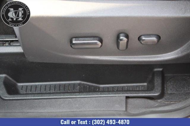 Photo of 2019 Oxford White Ford Escape