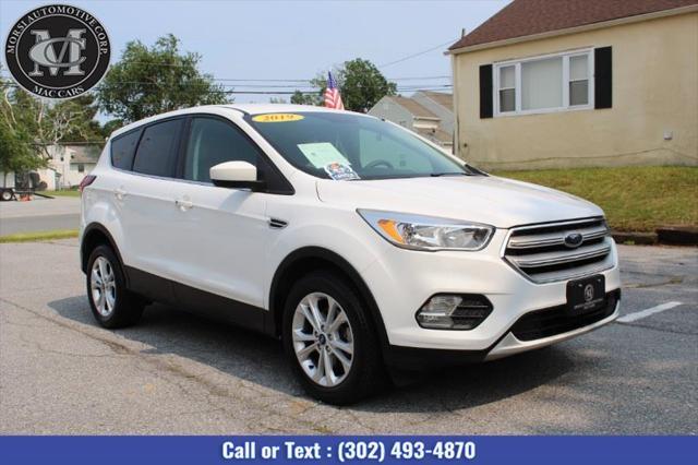 Photo of 2019 Oxford White Ford Escape