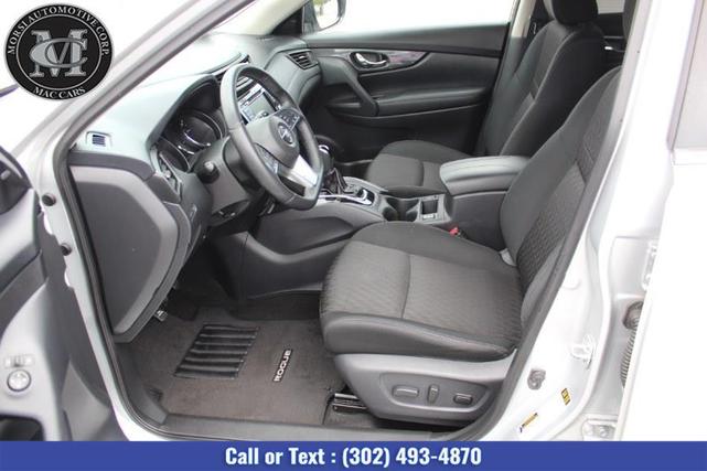 Photo of 2019 Brilliant Silver Metallic Nissan Rogue