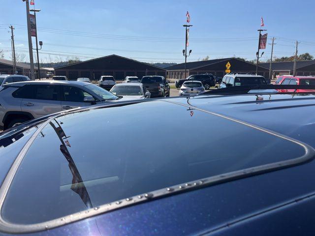 Photo of 2024 Midnight Black Metallic Toyota Sienna