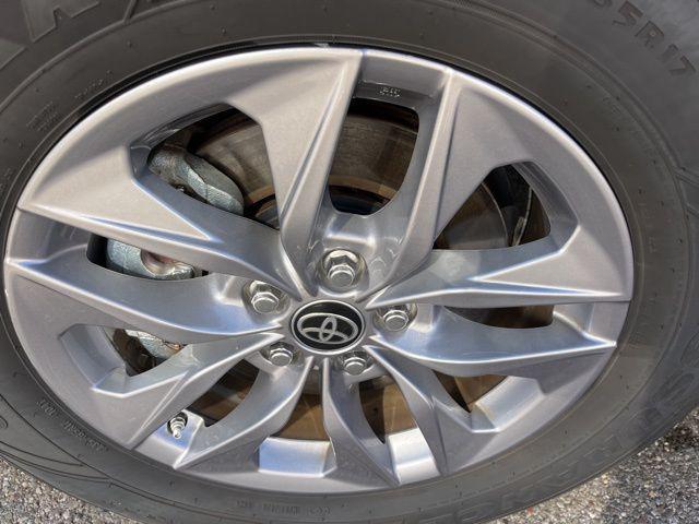 Photo of 2024 Midnight Black Metallic Toyota Sienna
