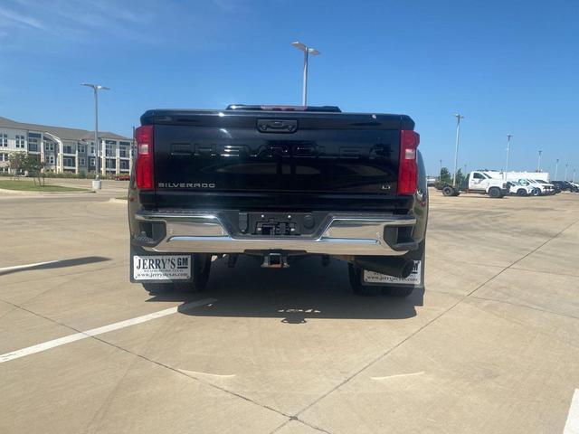 Photo of 2021 Black Chevrolet Silverado 3500
