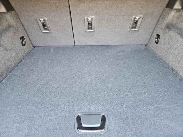 Photo of 2025 Argent Silver Metallic Cadillac XT4