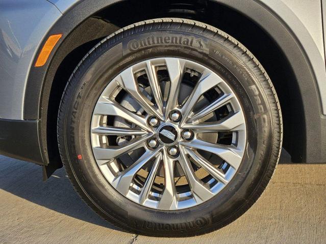 Photo of 2025 Argent Silver Metallic Cadillac XT4