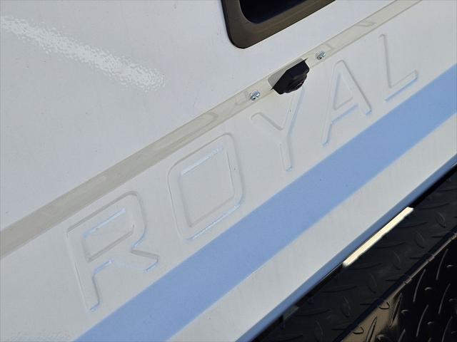 Photo of 2025 Summit White Chevrolet Silverado 2500