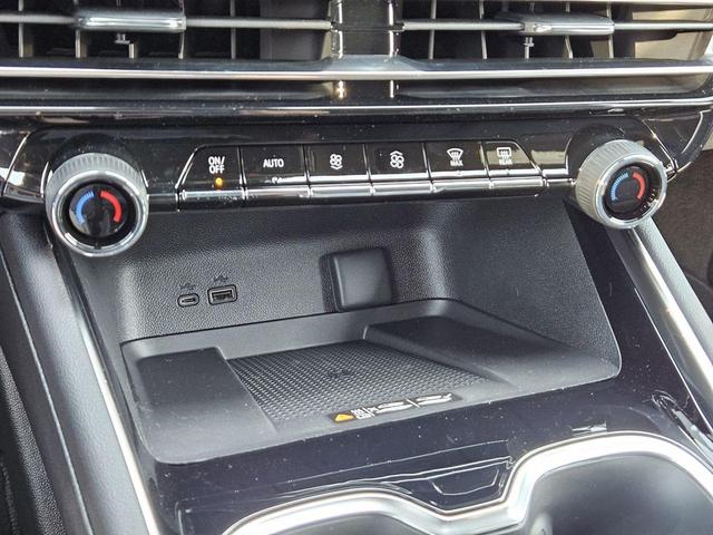 Photo of 2026 Summit White Chevrolet Traverse