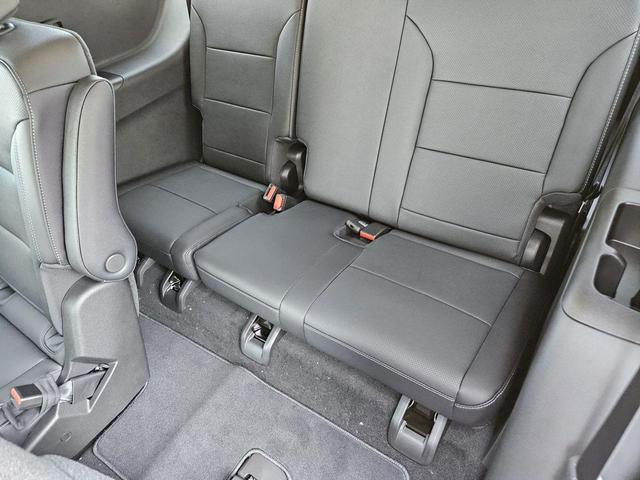 Photo of 2026 Summit White Chevrolet Traverse
