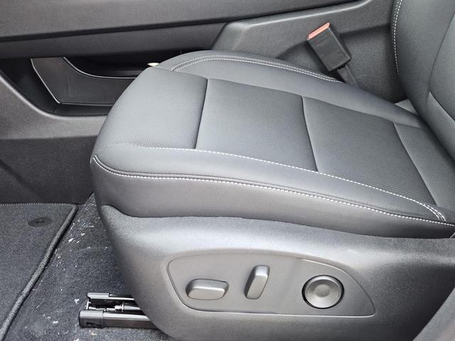 Photo of 2026 Summit White Chevrolet Traverse