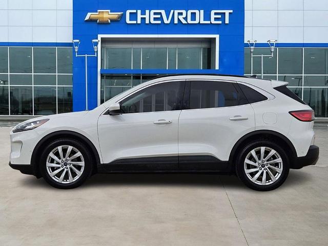Photo of 2021 Star White Metallic Tri-Coat Ford Escape