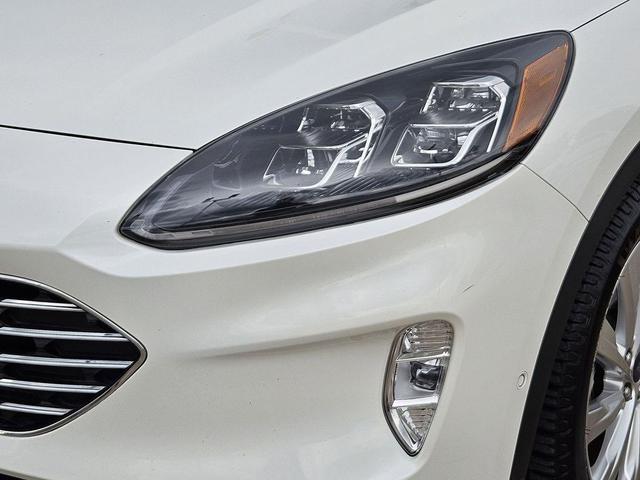 Photo of 2021 Star White Metallic Tri-Coat Ford Escape