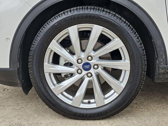 Photo of 2021 Star White Metallic Tri-Coat Ford Escape