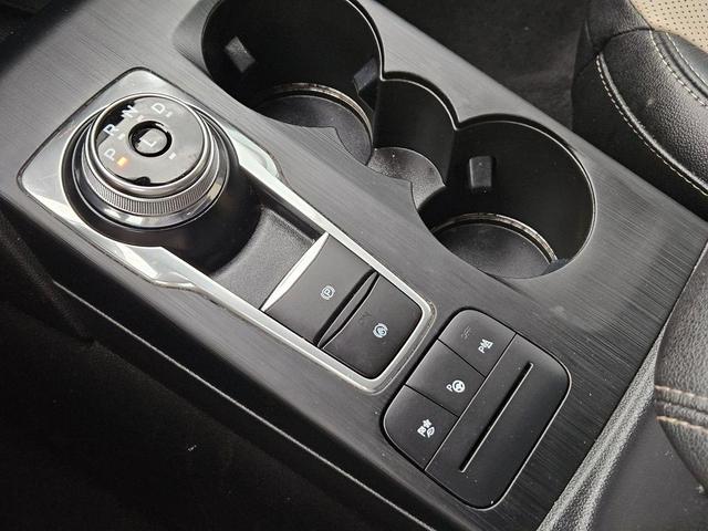 Photo of 2021 Star White Metallic Tri-Coat Ford Escape