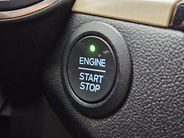 Photo of 2021 Star White Metallic Tri-Coat Ford Escape