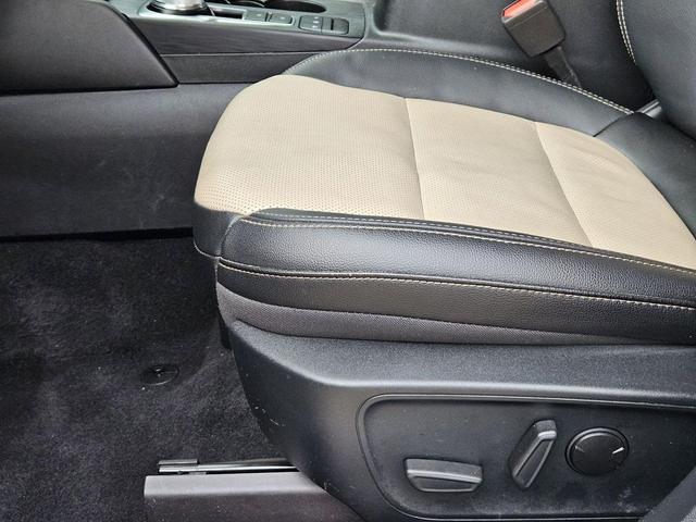 Photo of 2021 Star White Metallic Tri-Coat Ford Escape