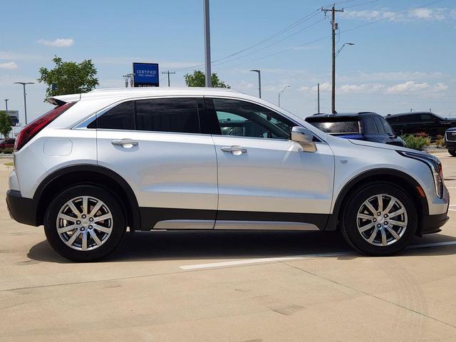 Photo of 2022 Radiant Silver Metallic Cadillac XT4