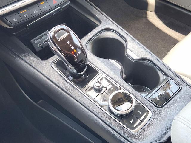 Photo of 2022 Radiant Silver Metallic Cadillac XT4