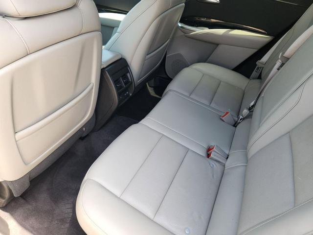 Photo of 2022 Radiant Silver Metallic Cadillac XT4