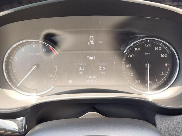 Photo of 2022 Radiant Silver Metallic Cadillac XT4