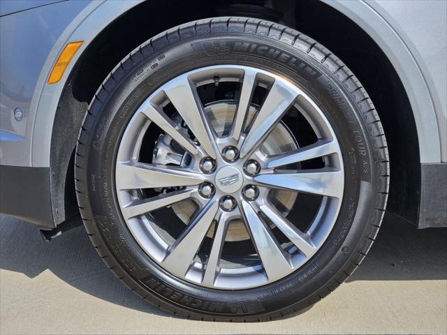 Photo of 2025 Argent Silver Metallic Cadillac XT5