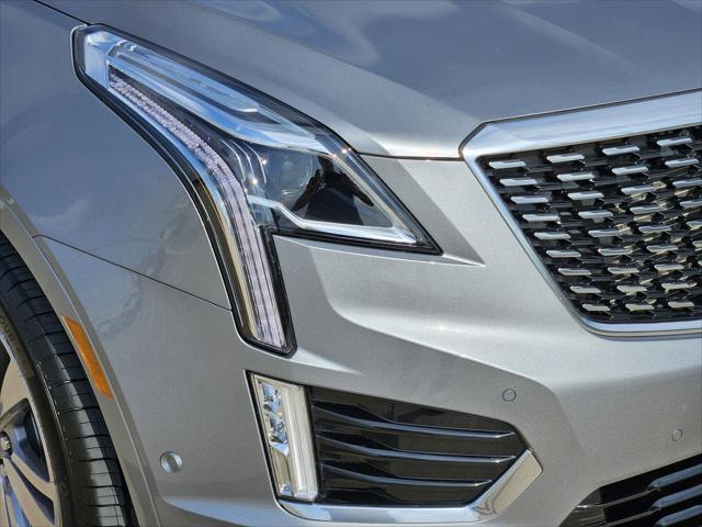 Photo of 2025 Argent Silver Metallic Cadillac XT5
