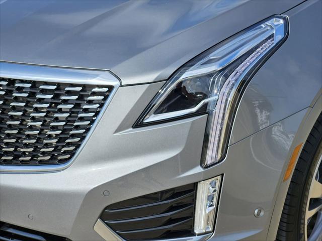 Photo of 2025 Argent Silver Metallic Cadillac XT5