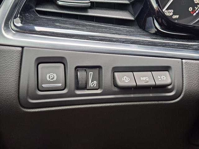 Photo of 2025 Argent Silver Metallic Cadillac XT5