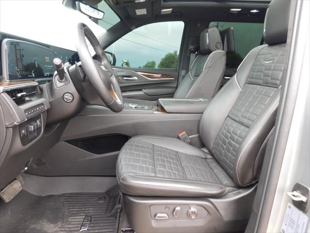 Photo of 2023 Argent Silver Metallic Cadillac Escalade