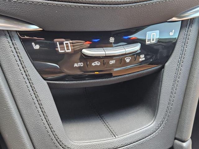 Photo of 2025 Emerald Lake Metallic Cadillac XT5
