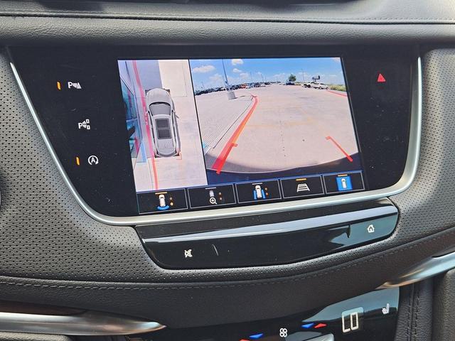 Photo of 2025 Emerald Lake Metallic Cadillac XT5