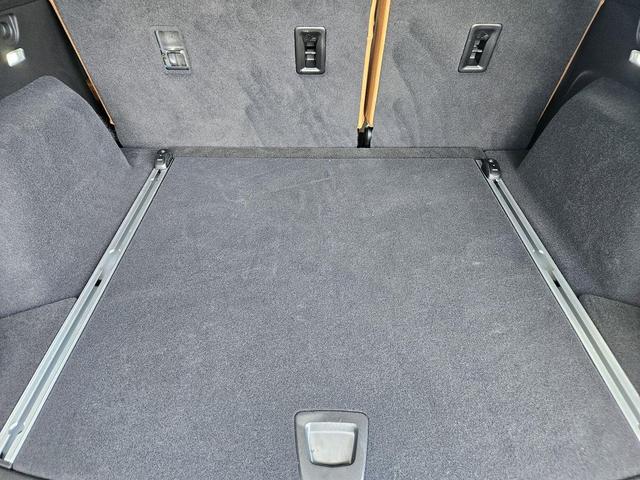 Photo of 2025 Emerald Lake Metallic Cadillac XT5