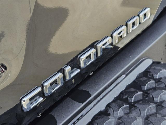Photo of 2025 Black Chevrolet Colorado