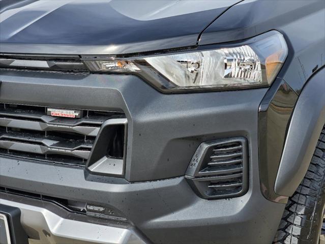 Photo of 2025 Black Chevrolet Colorado