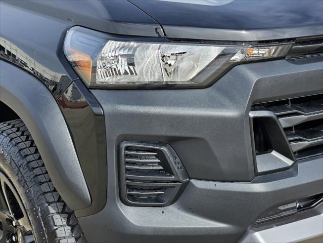 Photo of 2025 Black Chevrolet Colorado