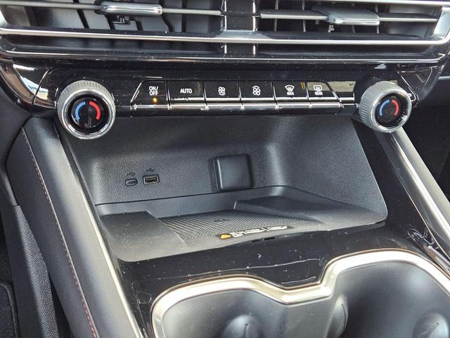 Photo of 2026 Mosaic Black Metallic Chevrolet Traverse