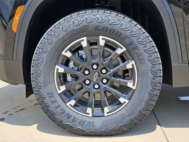 Photo of 2026 Mosaic Black Metallic Chevrolet Traverse