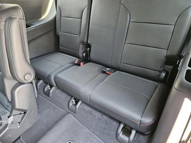 Photo of 2026 Mosaic Black Metallic Chevrolet Traverse