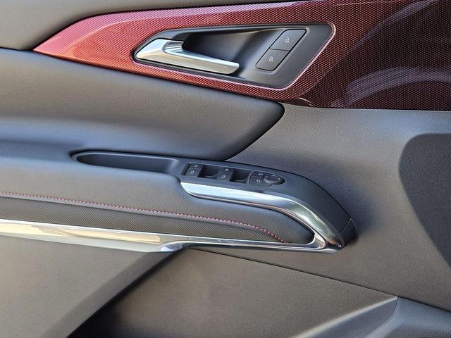 Photo of 2026 Mosaic Black Metallic Chevrolet Traverse