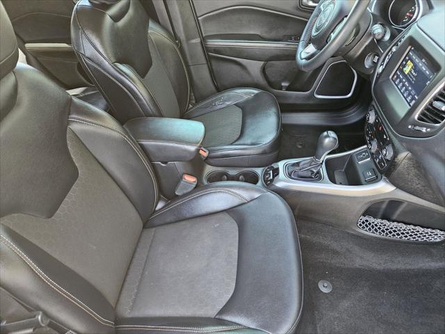 Photo of 2017 White Clearcoat Jeep New Compass