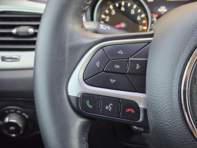 Photo of 2017 White Clearcoat Jeep New Compass