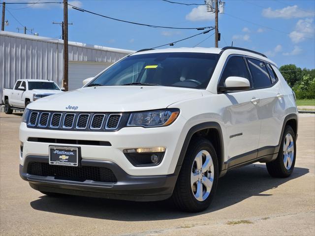 Photo of 2017 White Clearcoat Jeep New Compass