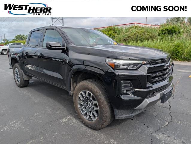 Photo of 2023 Black Chevrolet Colorado